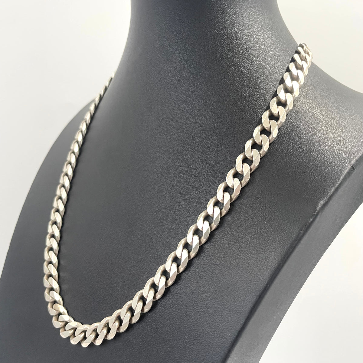 925 SILVER CURB CHAIN 21" 8MM