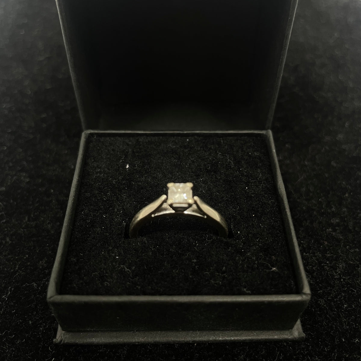 14ct White Gold Diamond Solitaire Ring – Size M
