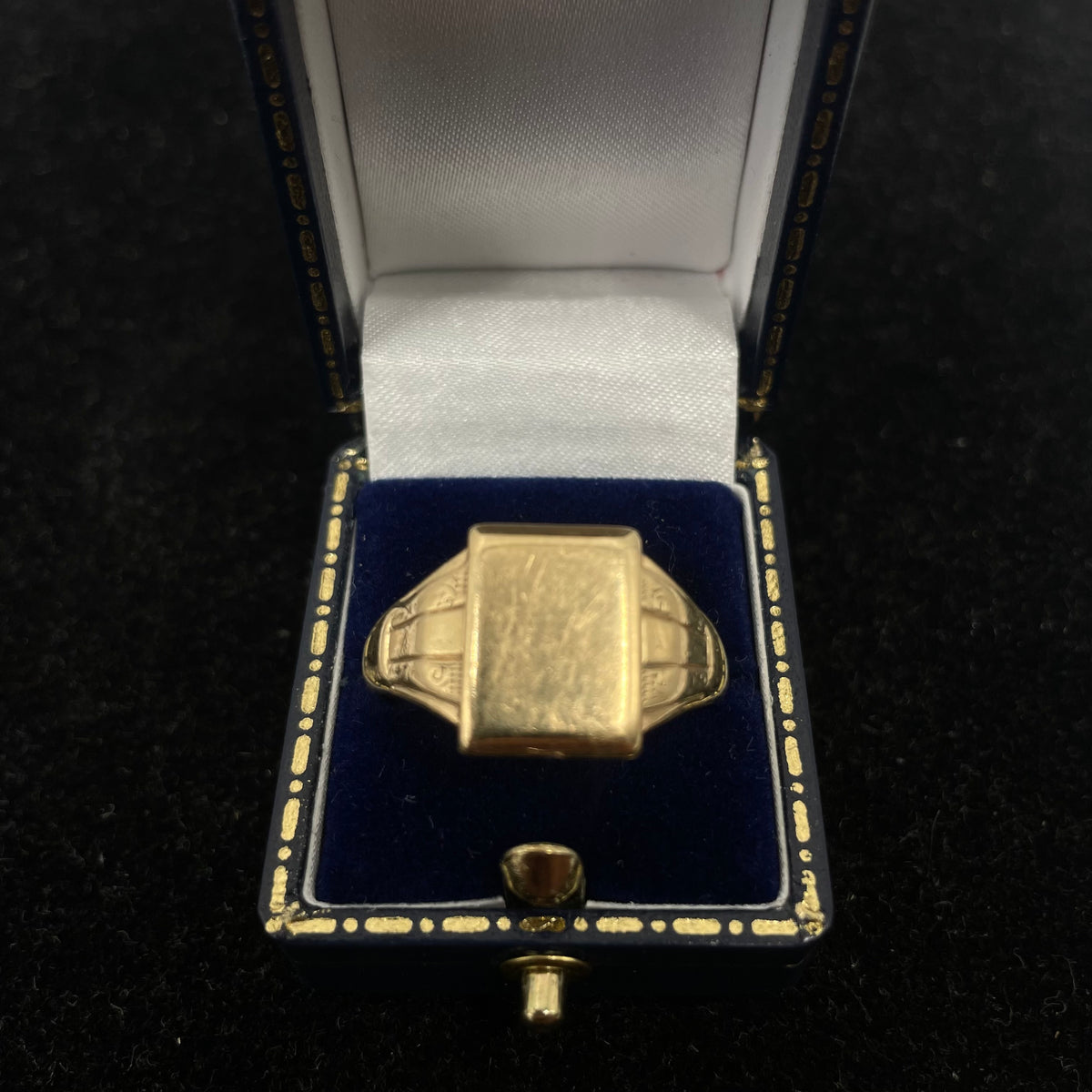 9CT Yellow Gold Signet Ring Rectangle Top Size X 1/2