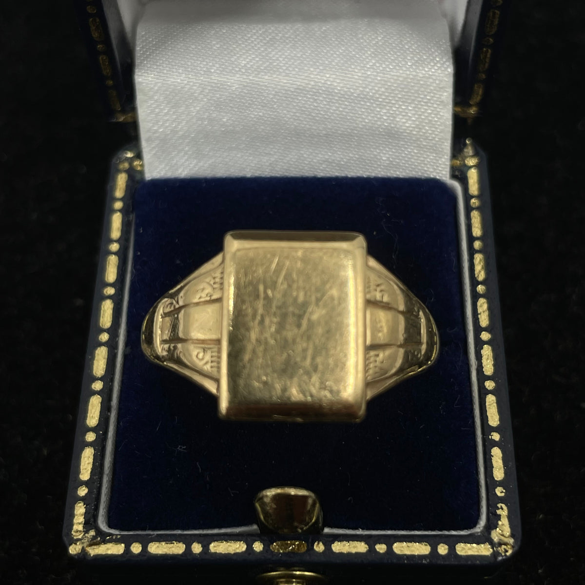 9CT Yellow Gold Signet Ring Rectangle Top Size X 1/2