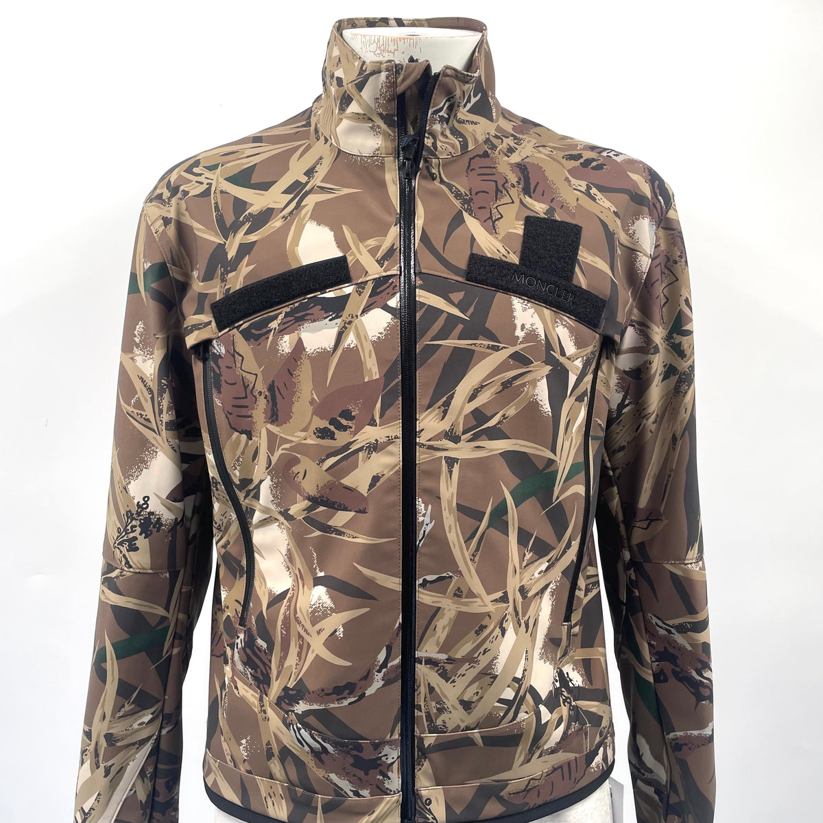 Moncler Herault Giubbotto Camo Print Softshell Zip Jacket