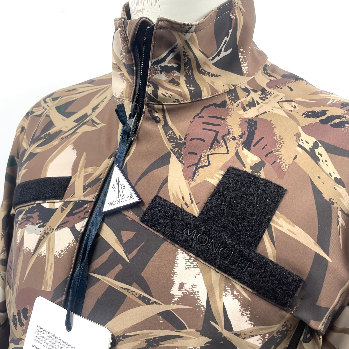 Moncler Herault Giubbotto Camo Print Softshell Zip Jacket
