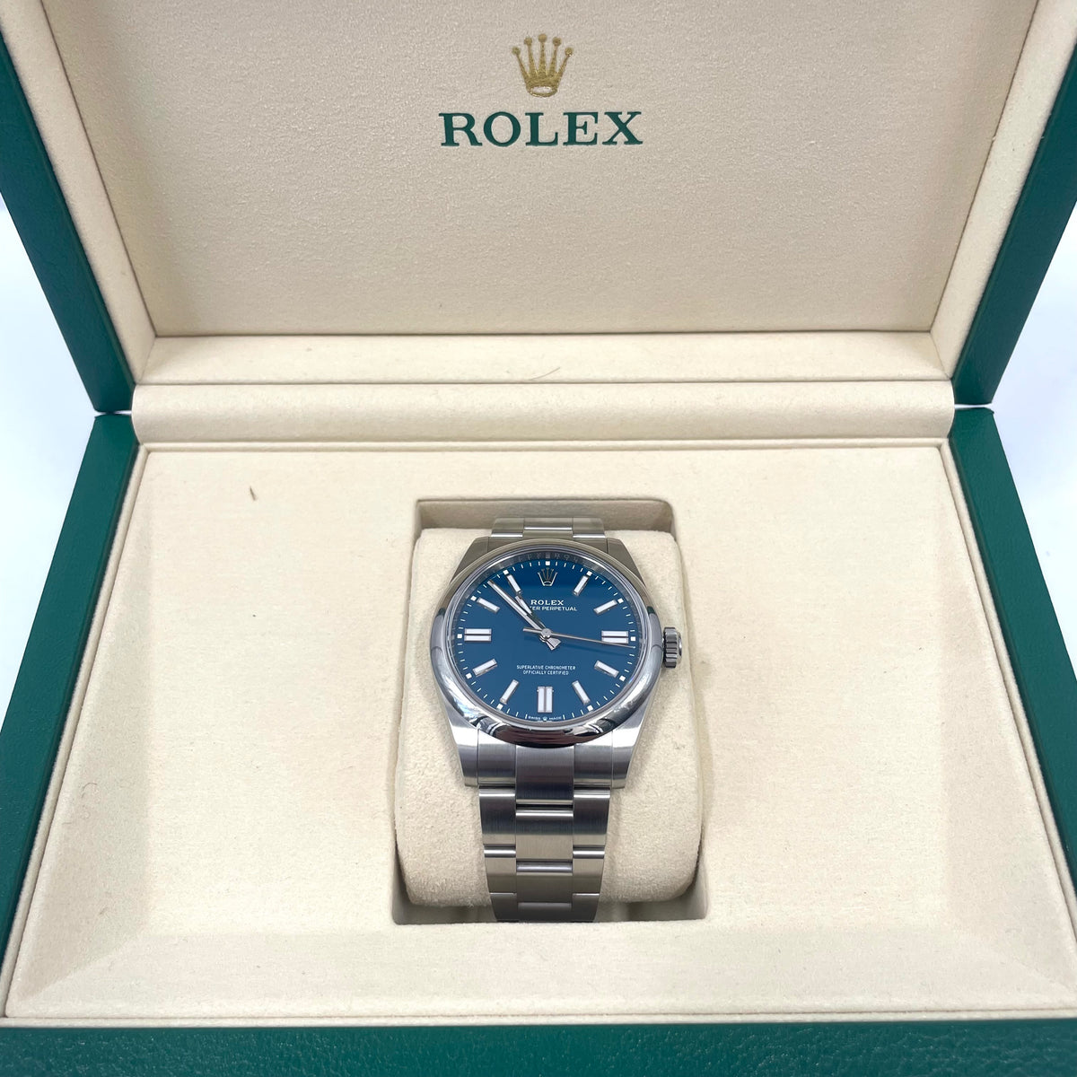 Rolex Oyster Perpetual 41 Med Blue 124300 2025 Full Set - Unworn