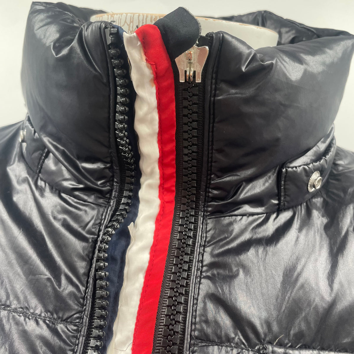 Moncler Montbeliard Short Down Jacket