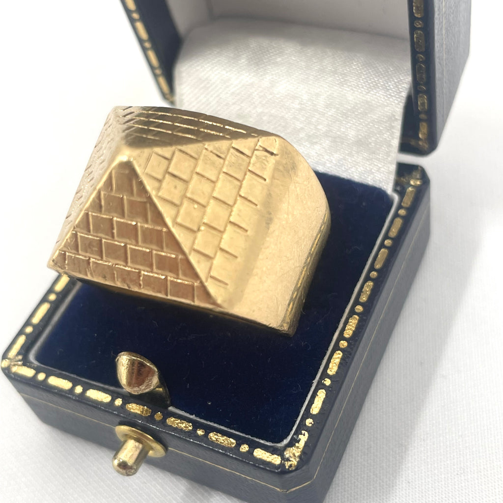 9ct Gold Textured Signet Ring Size - 19.69g