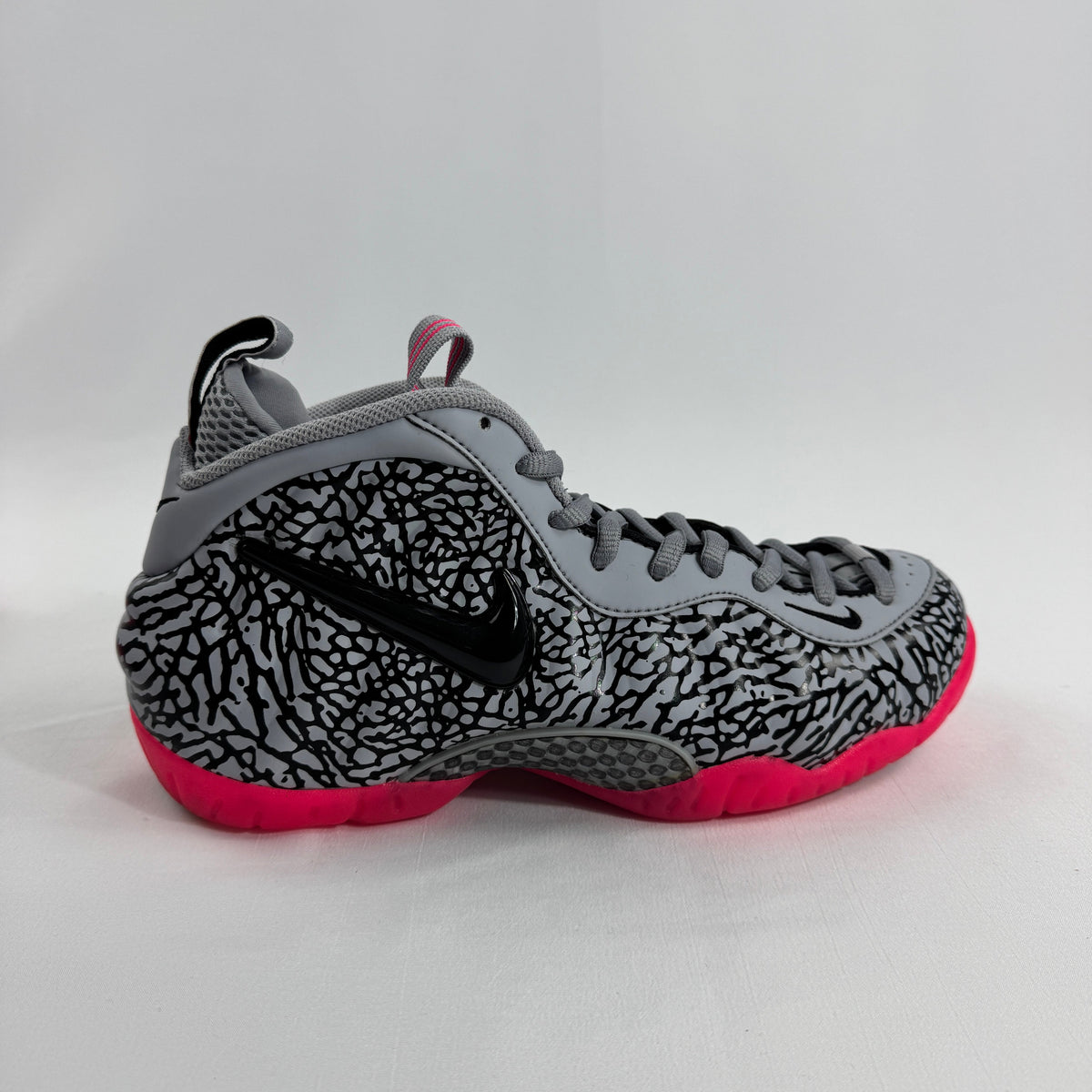 Air Foamposite Pro PRM Elephant Print reimagines the classic Foamposite silhouette with a bold elephant print design