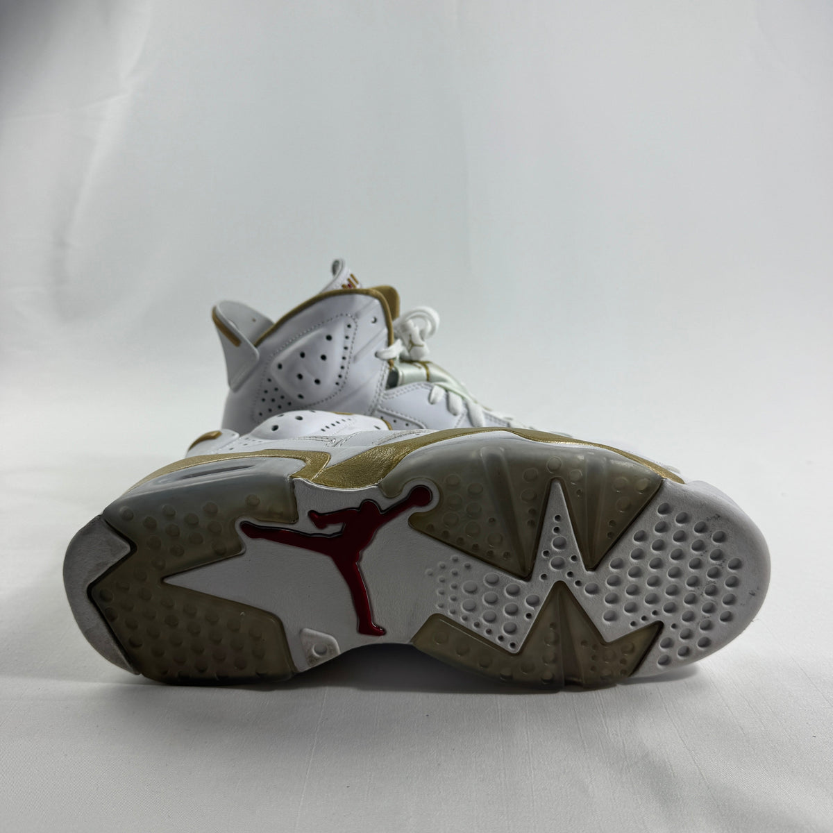 Air Jordan Golden Moments Pack is a special-edition sneaker collection released to celebrate Michael Jordan’s championship