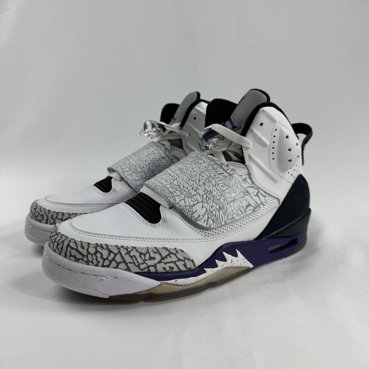 Jordan Son of Mars “Club Purple” is a bold hybrid sneaker that combines design elements from several iconic Air Jordan