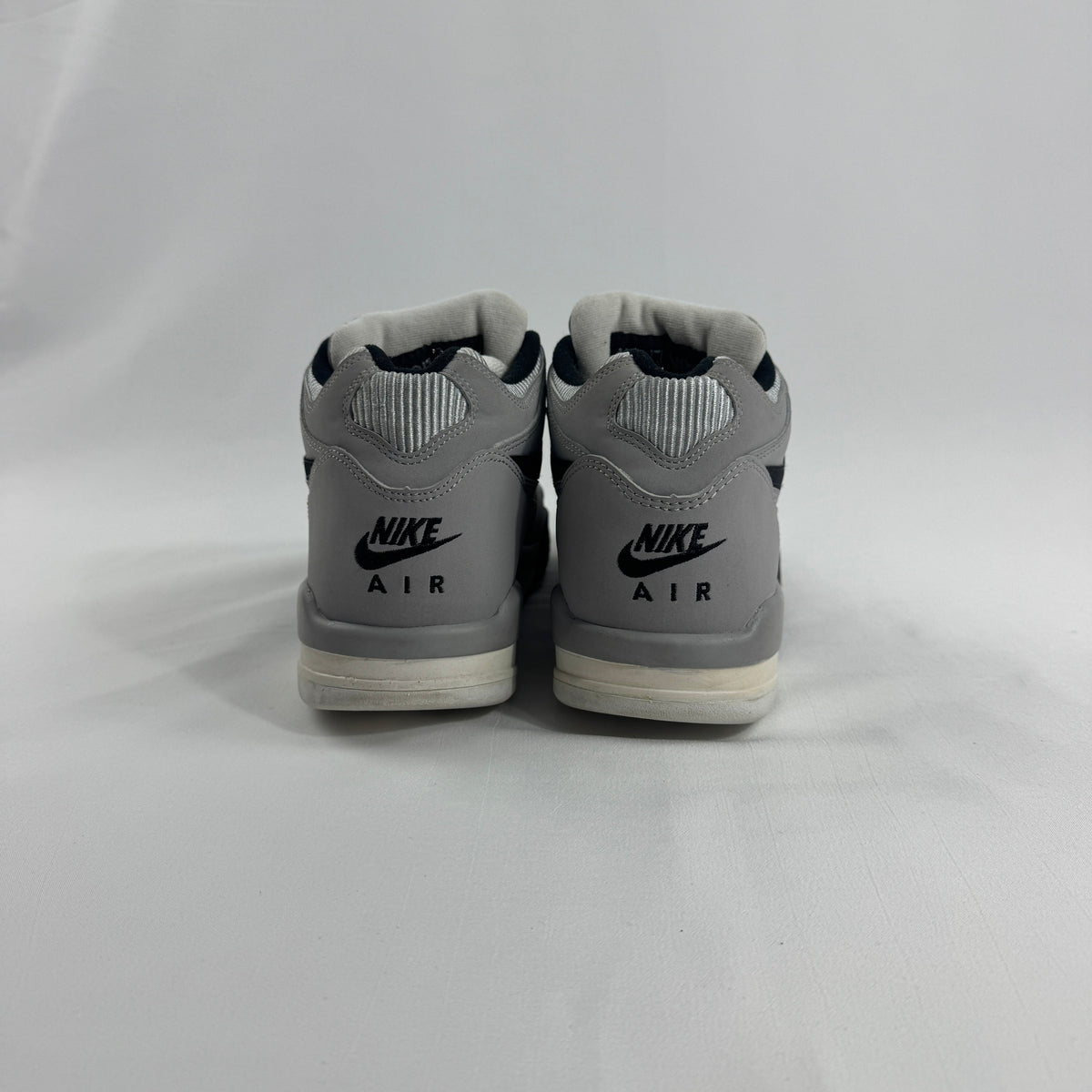 Nike Air Flight 89 is a retro basketball sneaker inspired by late-80s court style. Featuring a durable leather upper,