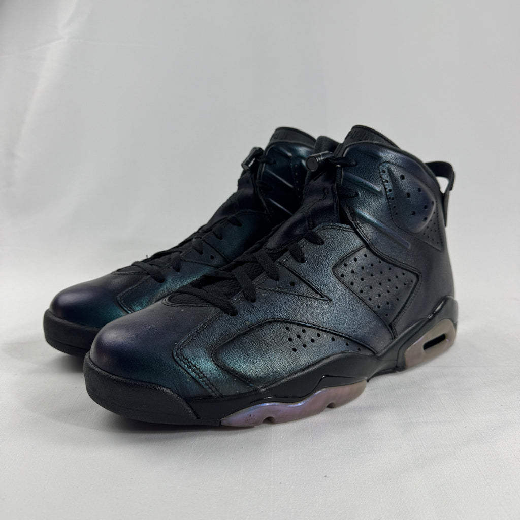 The Air Jordan 6 Retro “Metallic” (2016) is a white leather retro of the Jordan 6 featuring black and metallic silver