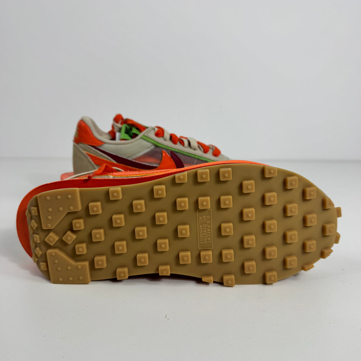 Nike LD Waffle / S / C is a hybrid sneaker that fuses the classic Nike LDV running silhouette with the iconic Waffle outsole